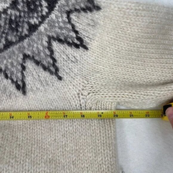 Vintage Handknit Fair Isle Sweater Small - Picture 8 of 8